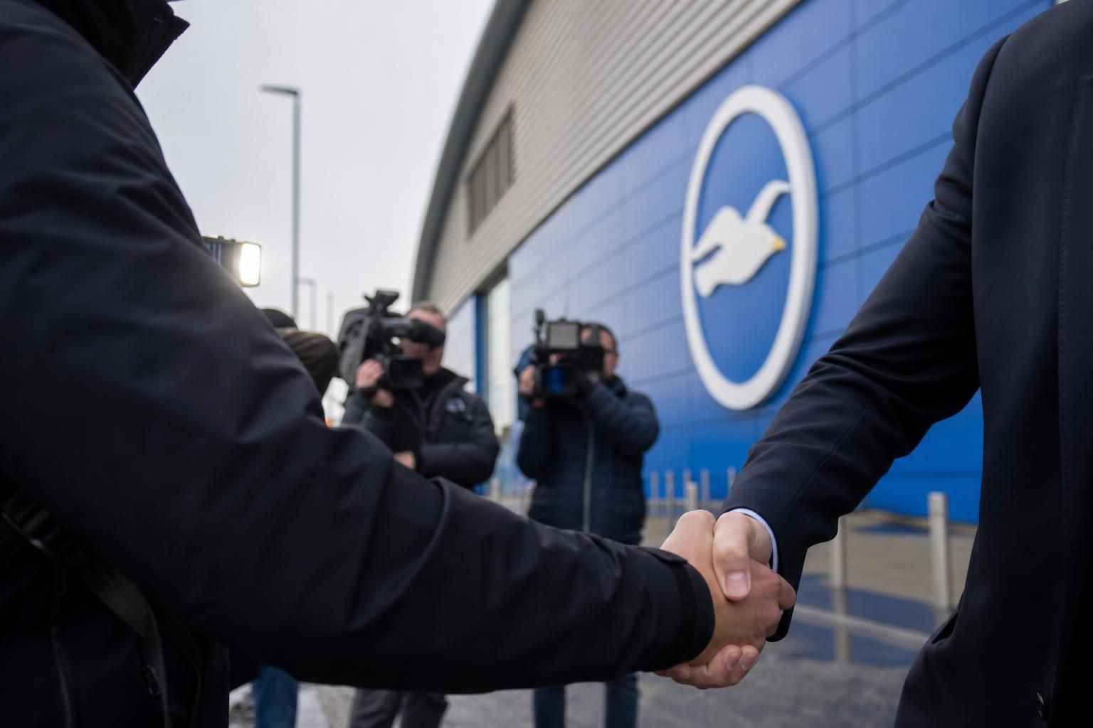 Transfercontext rond Brighton na de officiรซle komst van Pascal Struijk
