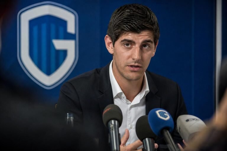 Thibaut Courtois bij een persmoment rond zijn samenwerking met KRC Genk
