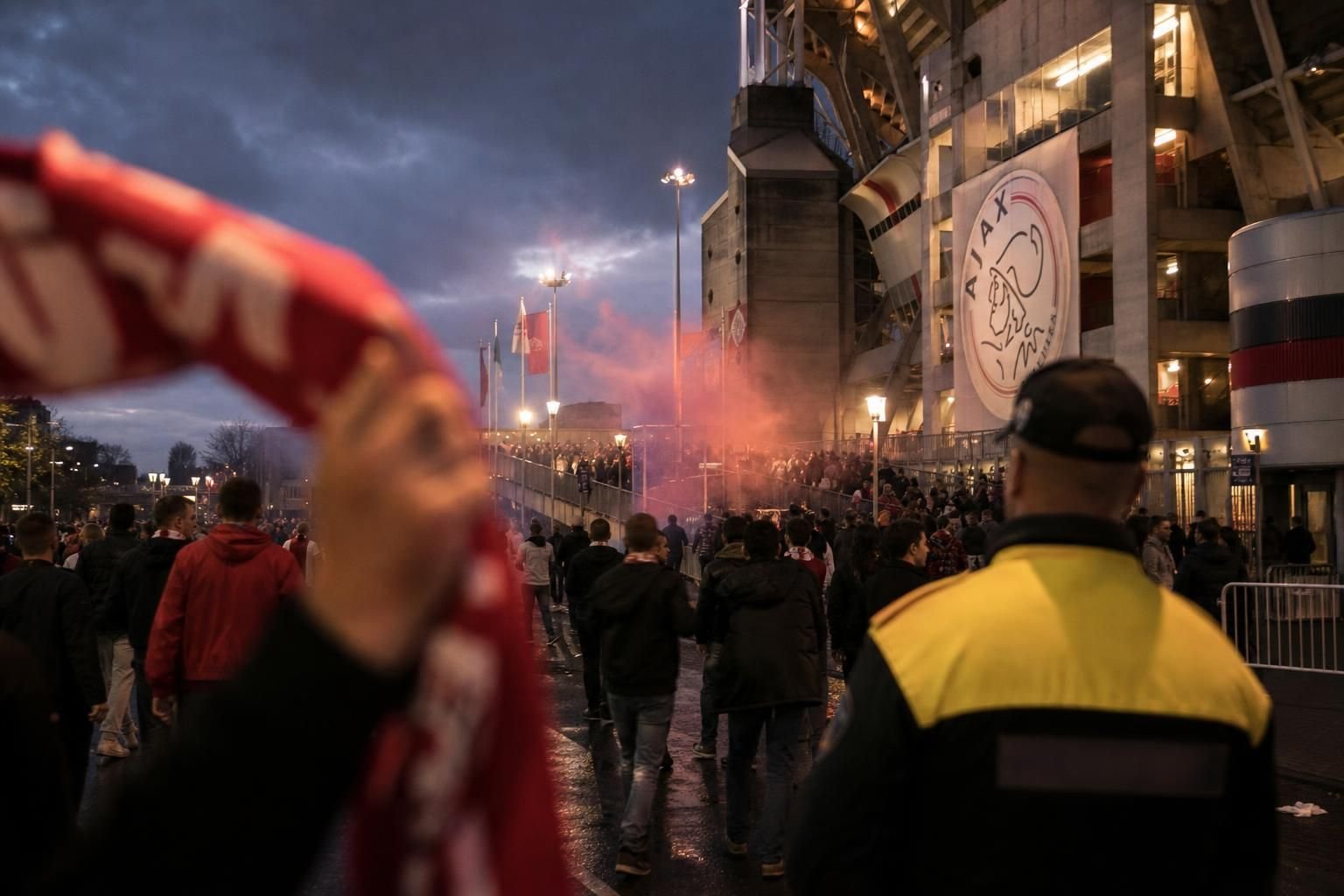 Sfeerbeeld rond Ajax in een gespannen transferzomer zonder herkenbare spelers