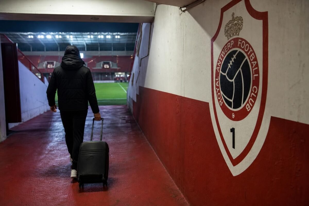 Transfercontext bij Royal Antwerp FC rond de komst van Luis Narh aan de Bosuil