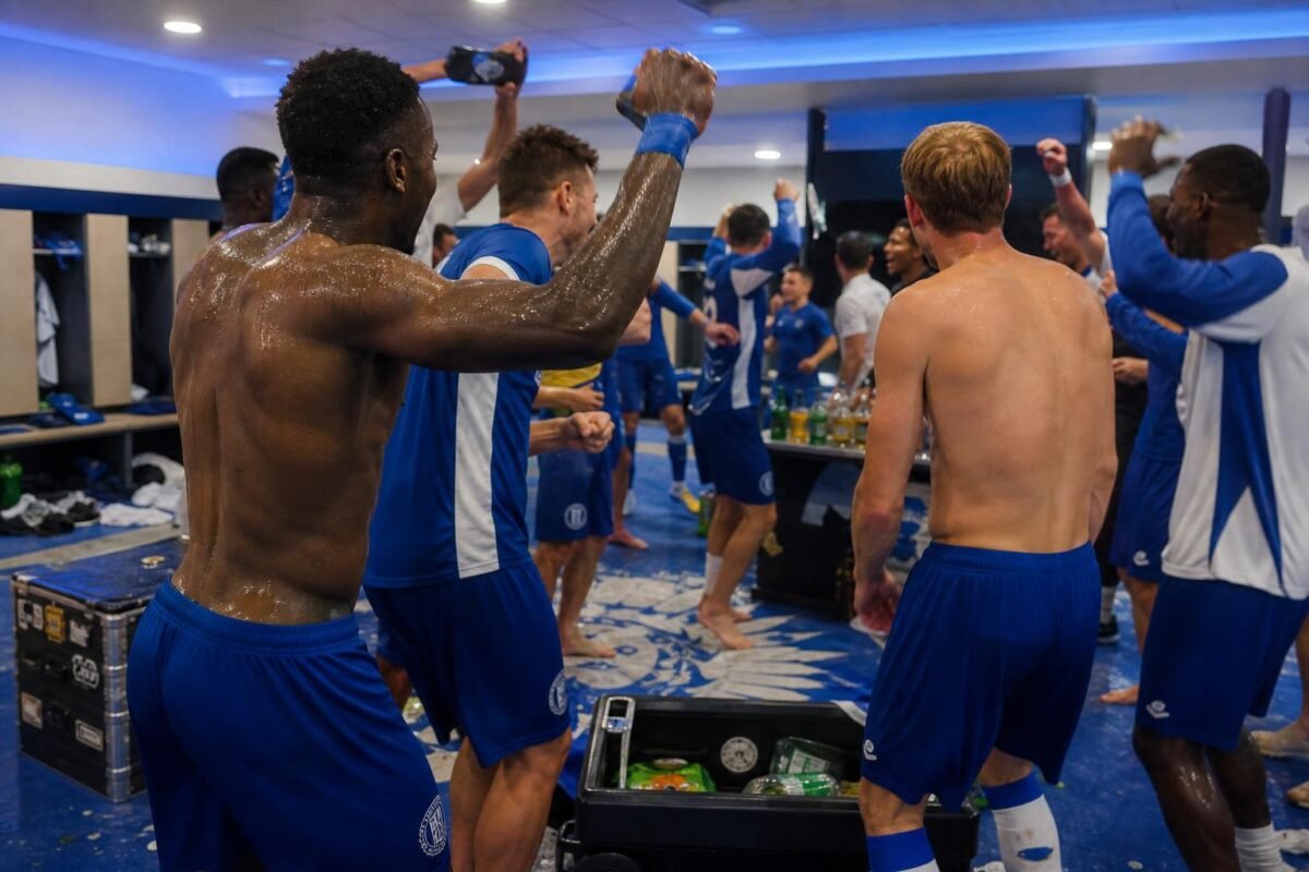 KAA Gent viert het Europese ticket met een uitbundig kleedkamerfeest