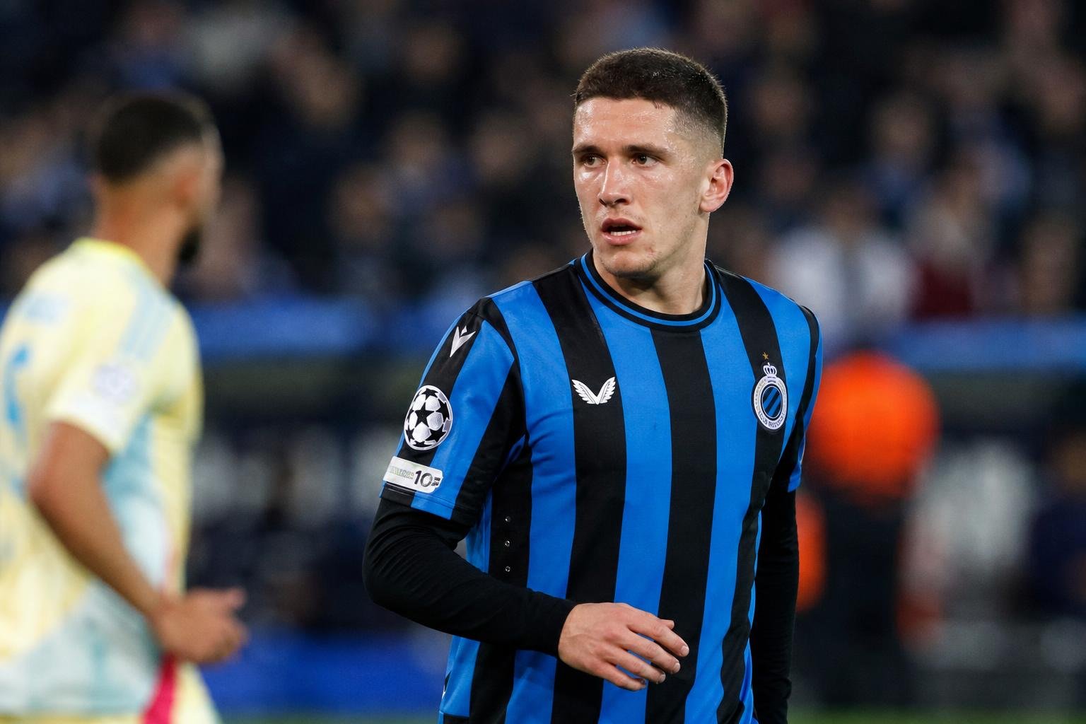 Christos Tzolis in actie voor Club Brugge tijdens een wedstrijd.