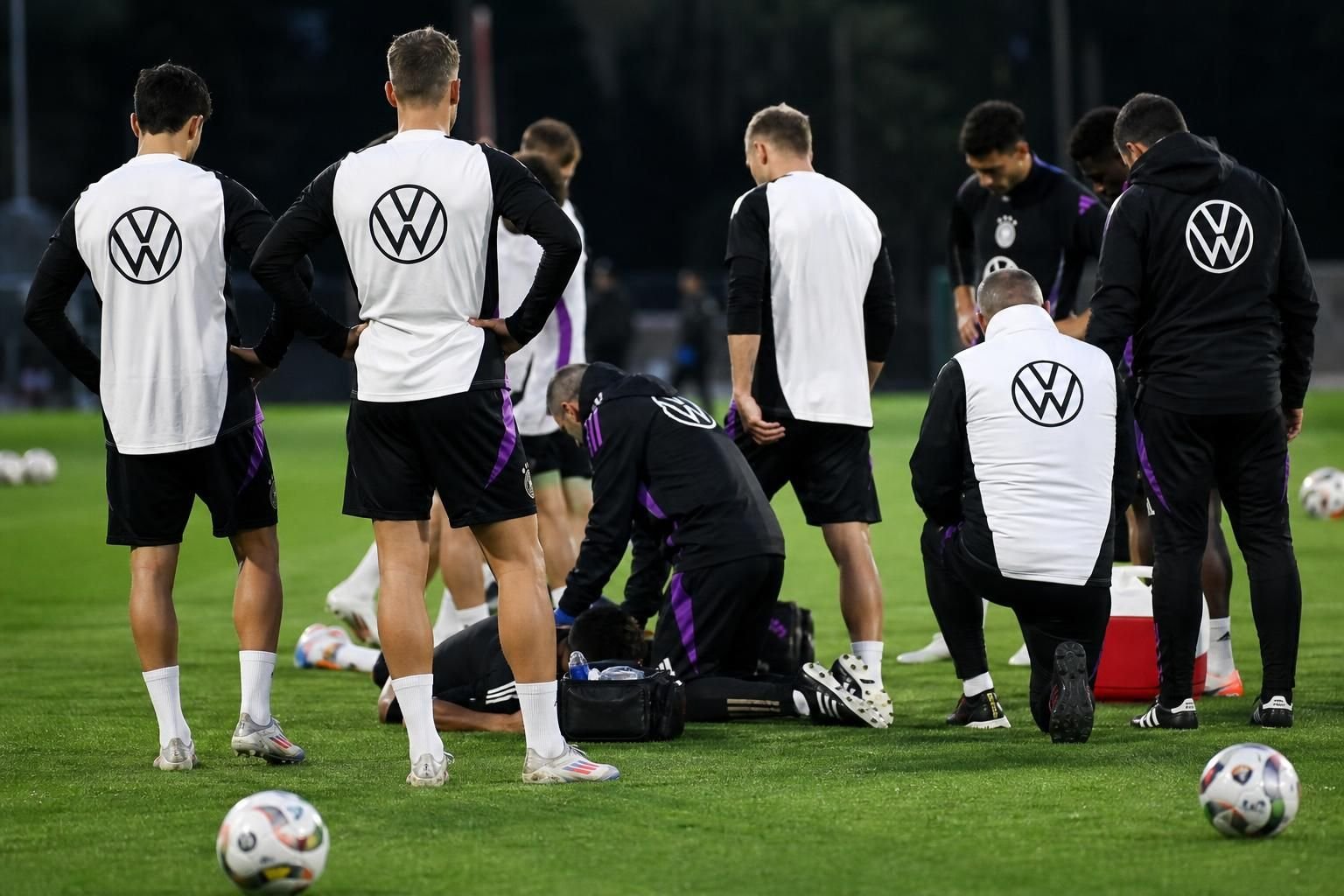 Spanningsvolle trainingscontext bij Duitsland in aanloop naar het WK