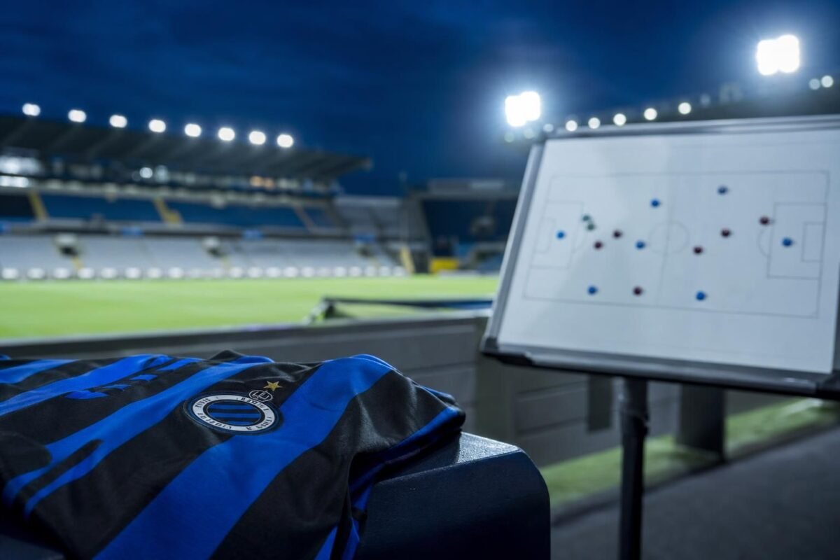 Sfeerbeeld van Club Brugge in transfercontext rond het middenveld