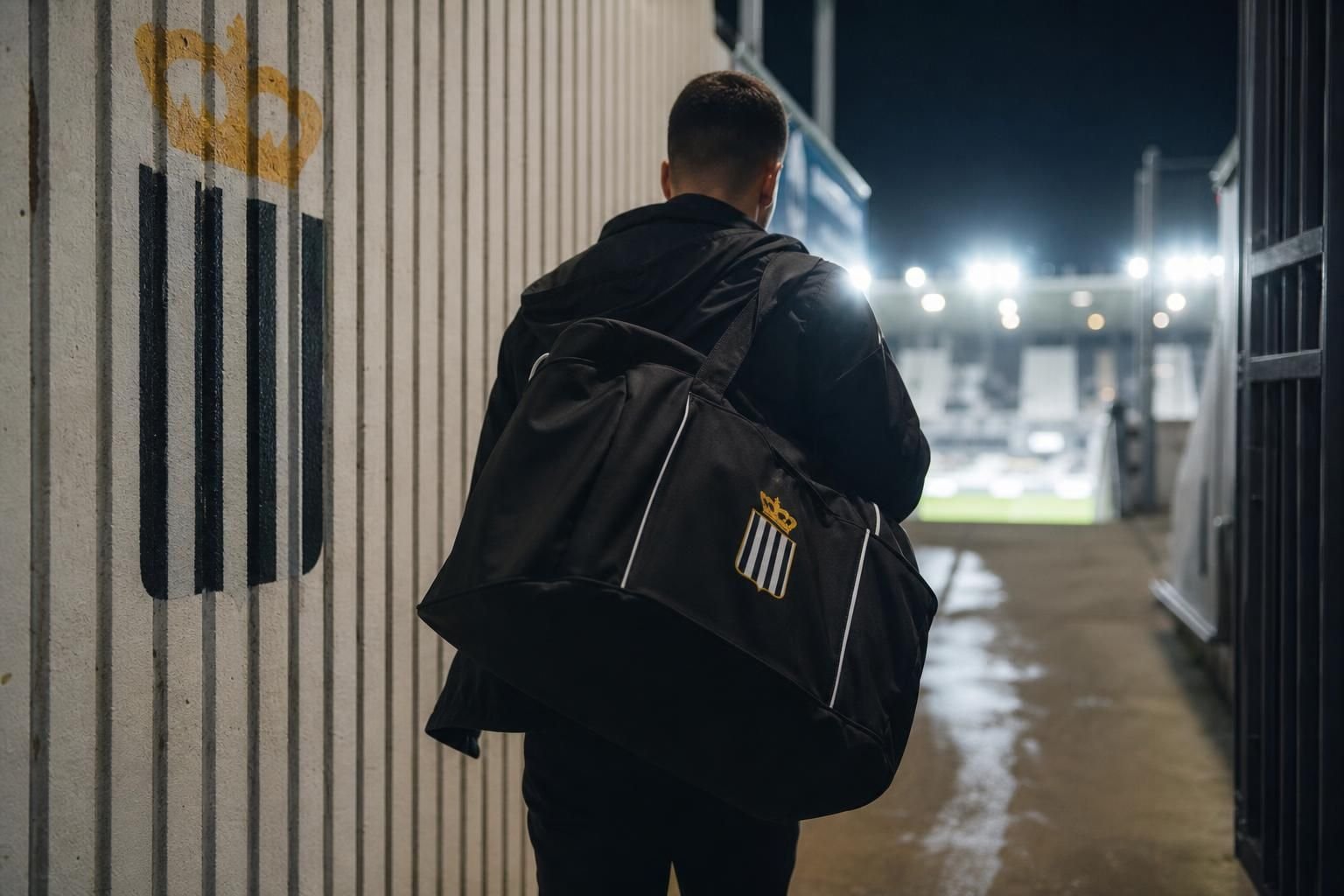 Transfercontext rond Sporting Charleroi met focus op een nieuwe defensieve versterking