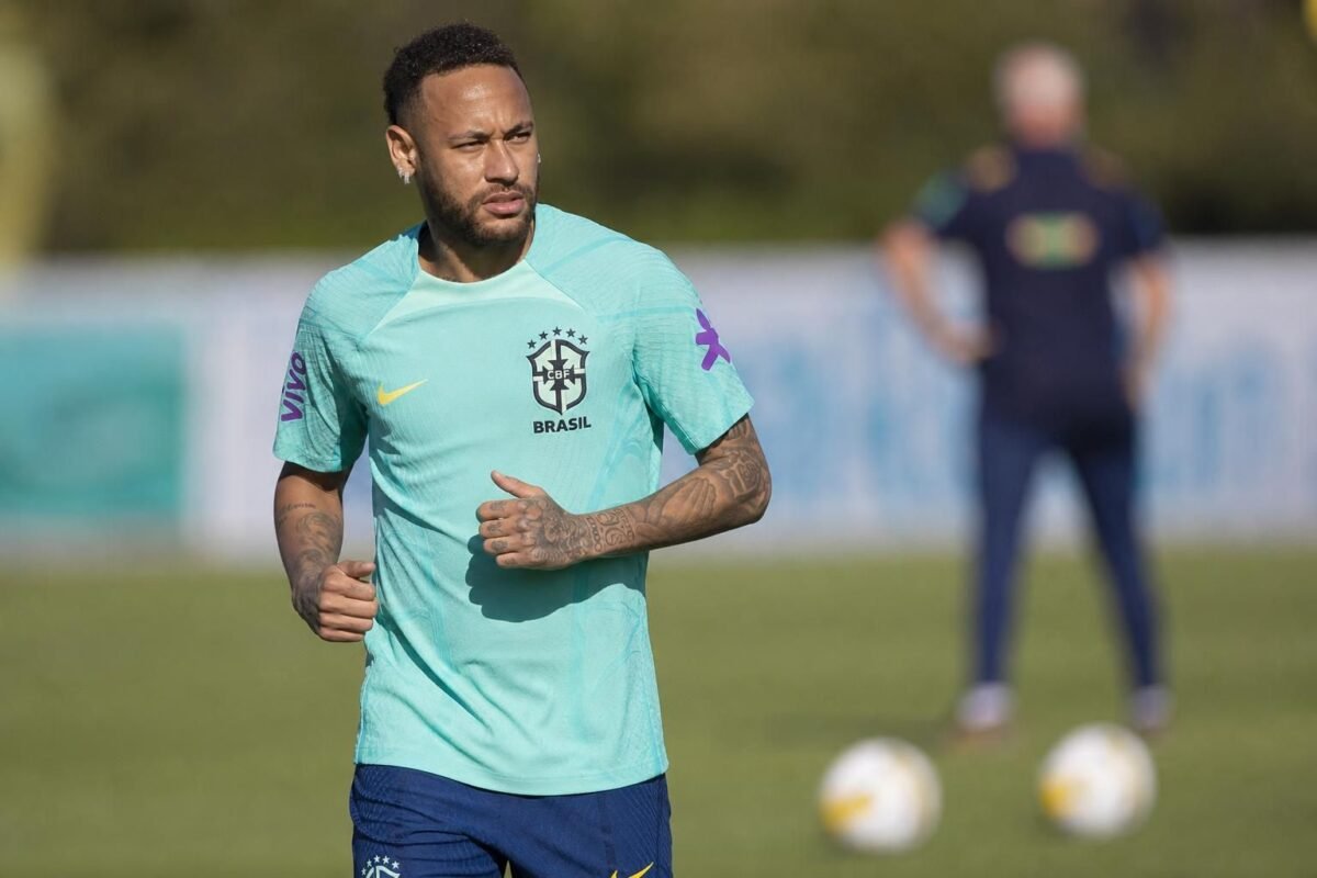Neymar tijdens een Braziliaanse trainingscontext richting het WK