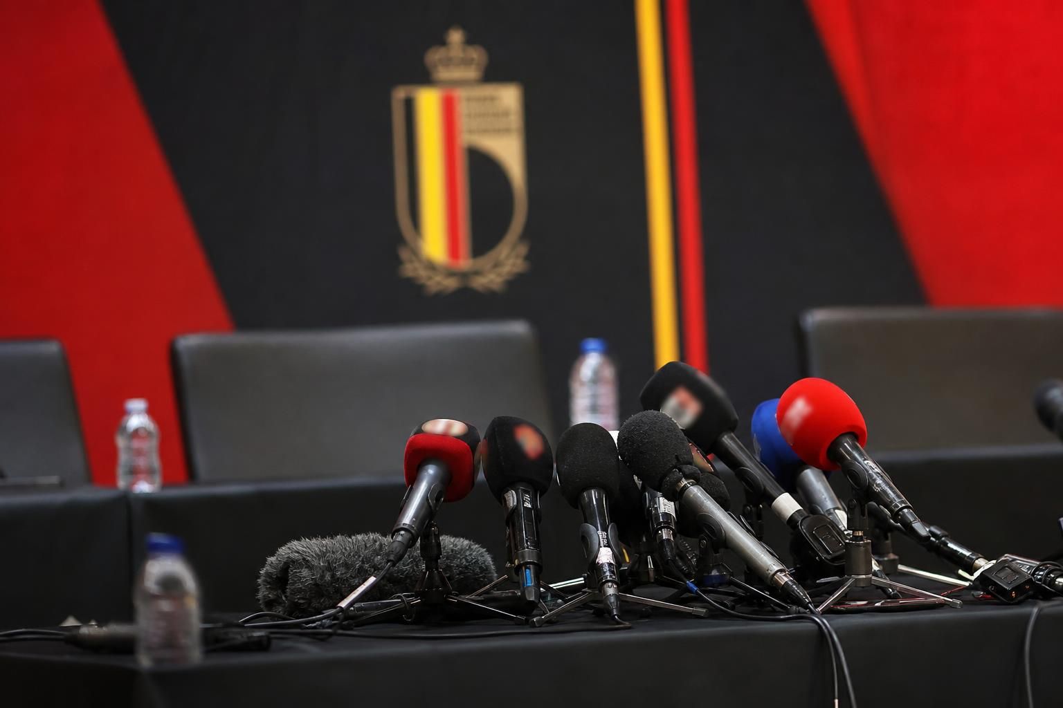 Persmoment voor de oefenwedstrijd tussen België en Tunesië richting WK 2026