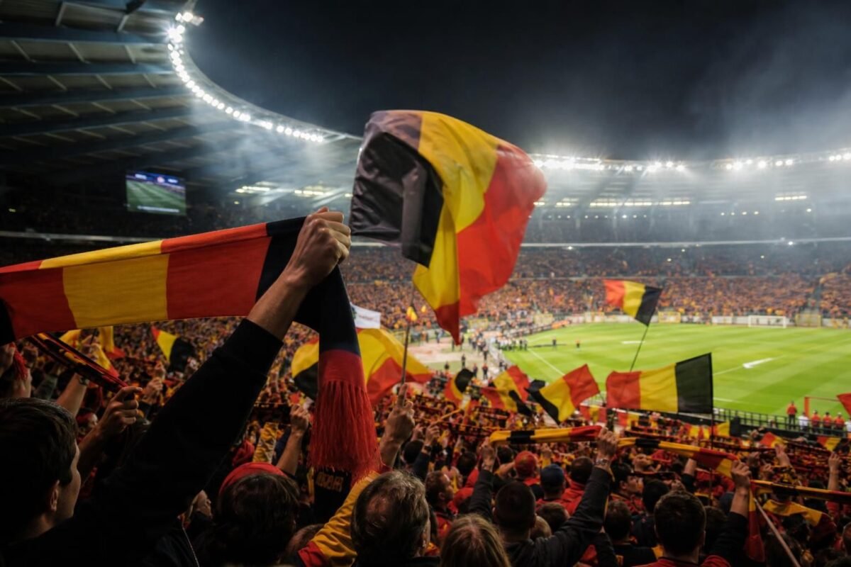 Supporters van de Rode Duivels in WK-sfeer voor een oefeninterland