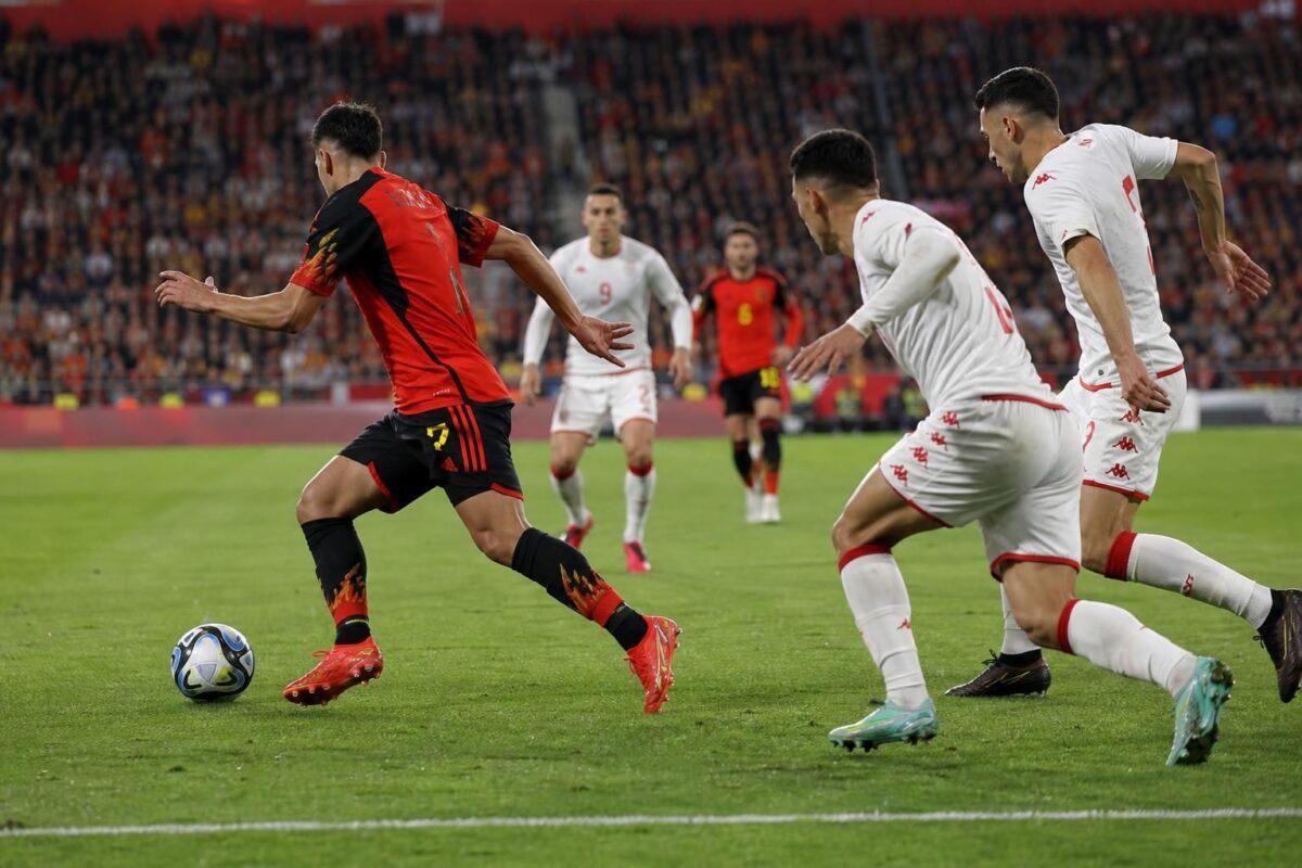 Rode Duivels in actie tegen Tunesië tijdens de laatste oefenmatch voor het WK