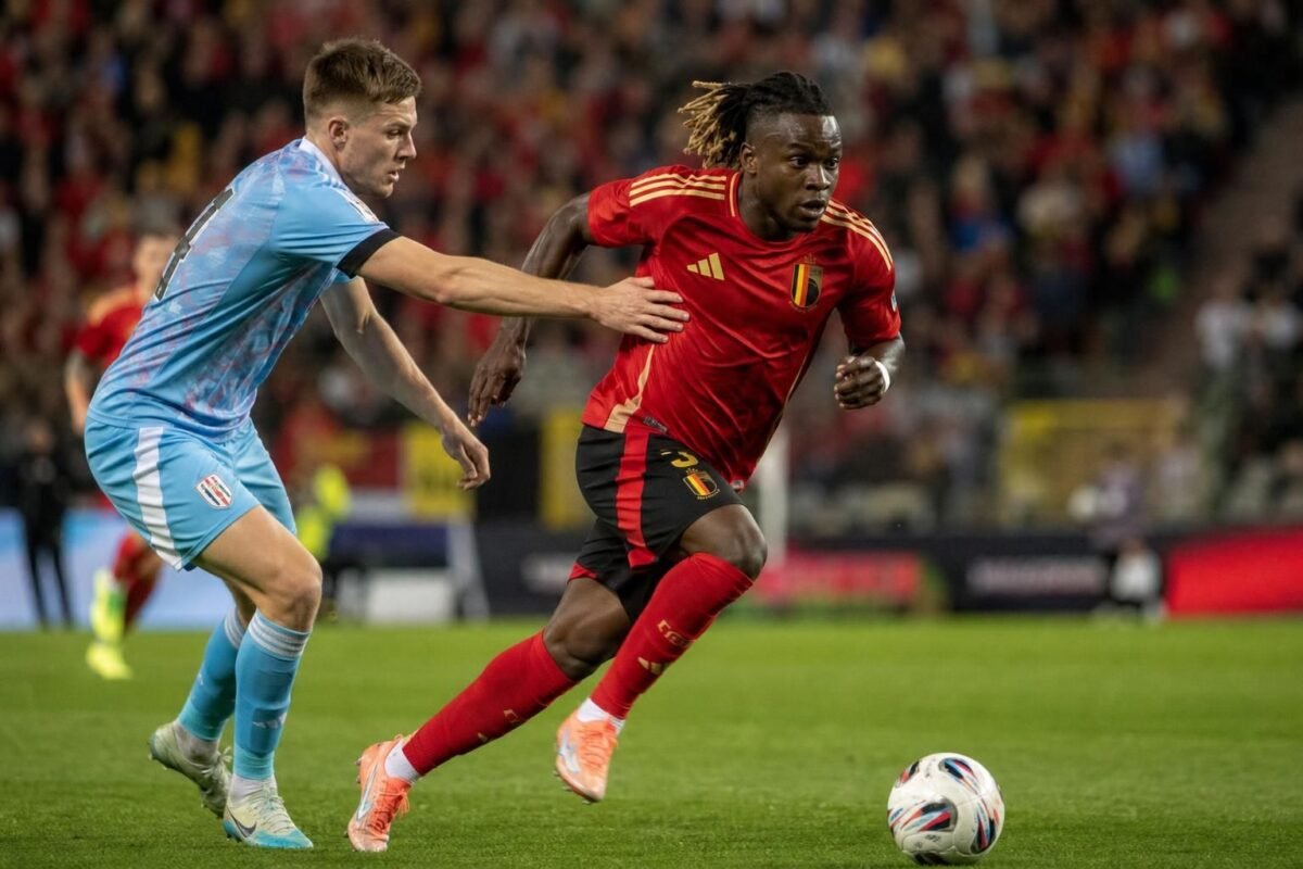 Jérémy Doku in actie bij de Rode Duivels tijdens een interland.