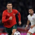 Cristiano Ronaldo tijdens een intense oefenmatch van Portugal richting het WK