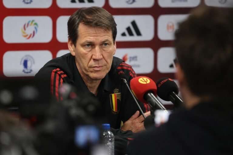 Rudi Garcia tijdens een persmoment van de Rode Duivels in aanloop naar het WK