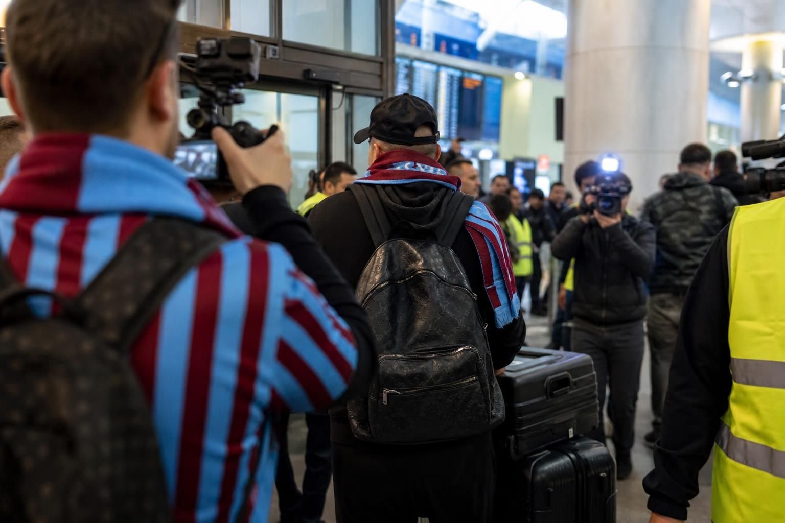 Transfercontext rond Noah Saviolo en Trabzonspor na zijn doorbraak bij Vitoria Guimaraes
