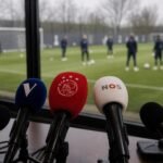 Perscontext rond Oscar Garcia en Ajax zonder herkenbare gezichten