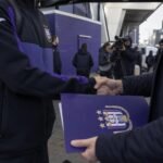 Transfercontext rond RSC Anderlecht met paars-witte clubsfeer zonder herkenbare gezichten