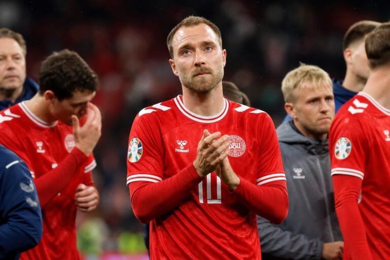 Christian Eriksen in het shirt van Denemarken tijdens een interland.
