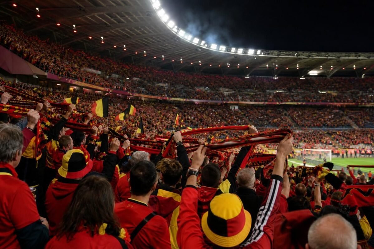 Belgische supporters in een WK-stadioncontext rond de verwachtingen voor de Rode Duivels