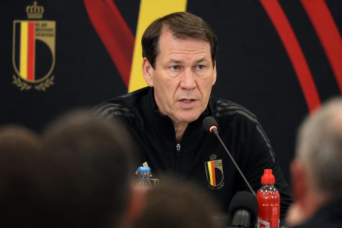 Rudi Garcia tijdens een persmoment van de Rode Duivels richting WK