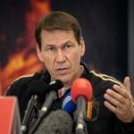 Rudi Garcia tijdens een persmoment van de Rode Duivels voor de WK-reis naar Seattle