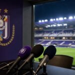 Pressfeer in het Lotto Park rond de zoektocht van RSC Anderlecht naar een nieuwe trainer