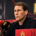 Rudi Garcia tijdens een gespannen persmoment van de Rode Duivels