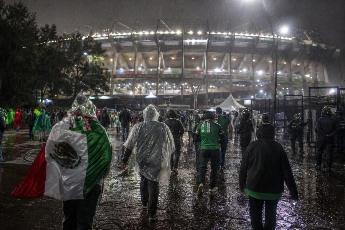 Supporters in Mexico in gespannen WK-sfeer rond de openingsmatch