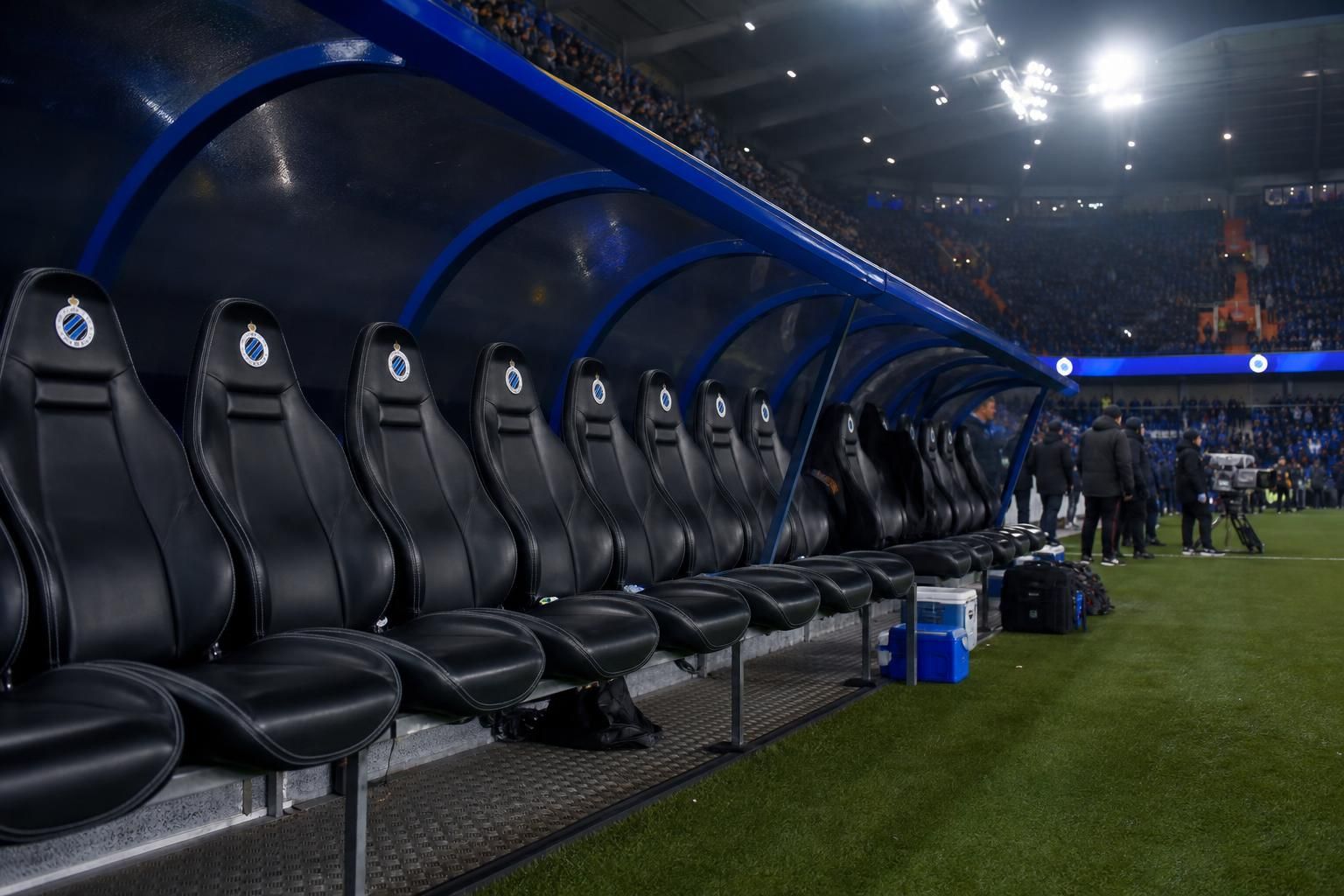 Gespannen sfeer rond de dug-out van Club Brugge in Jan Breydel
