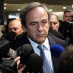 Michel Platini in een gespannen perscontext rond het conflict met Gianni Infantino