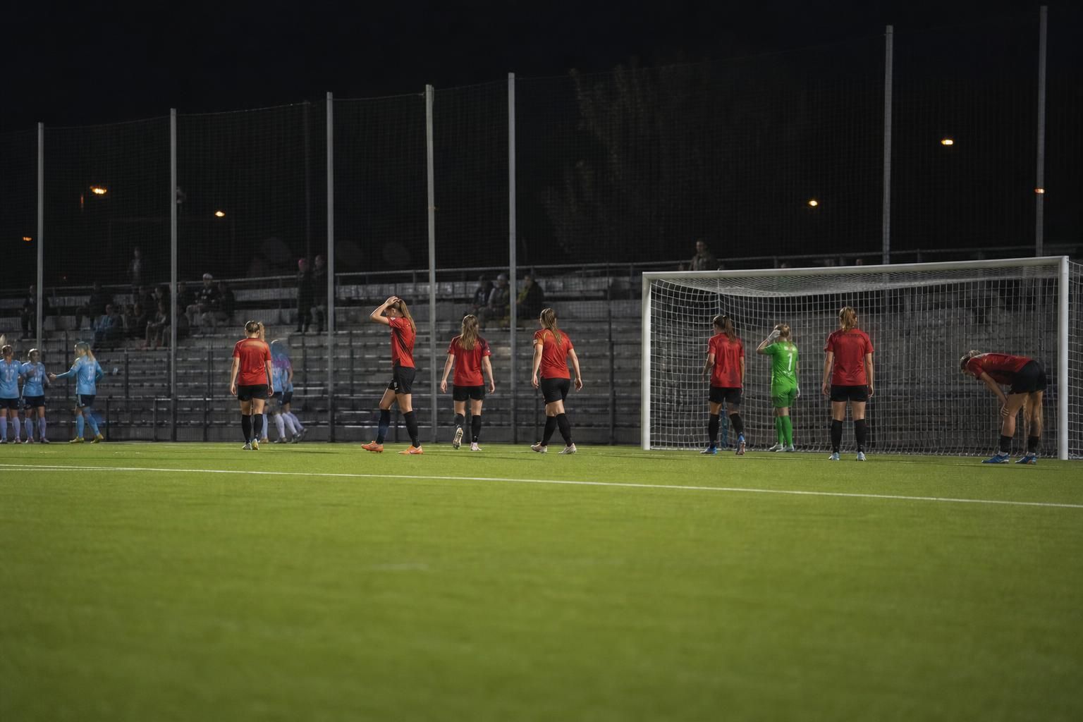 Red Flames tijdens een uitwedstrijd met gemengde gevoelens na een ruime zege