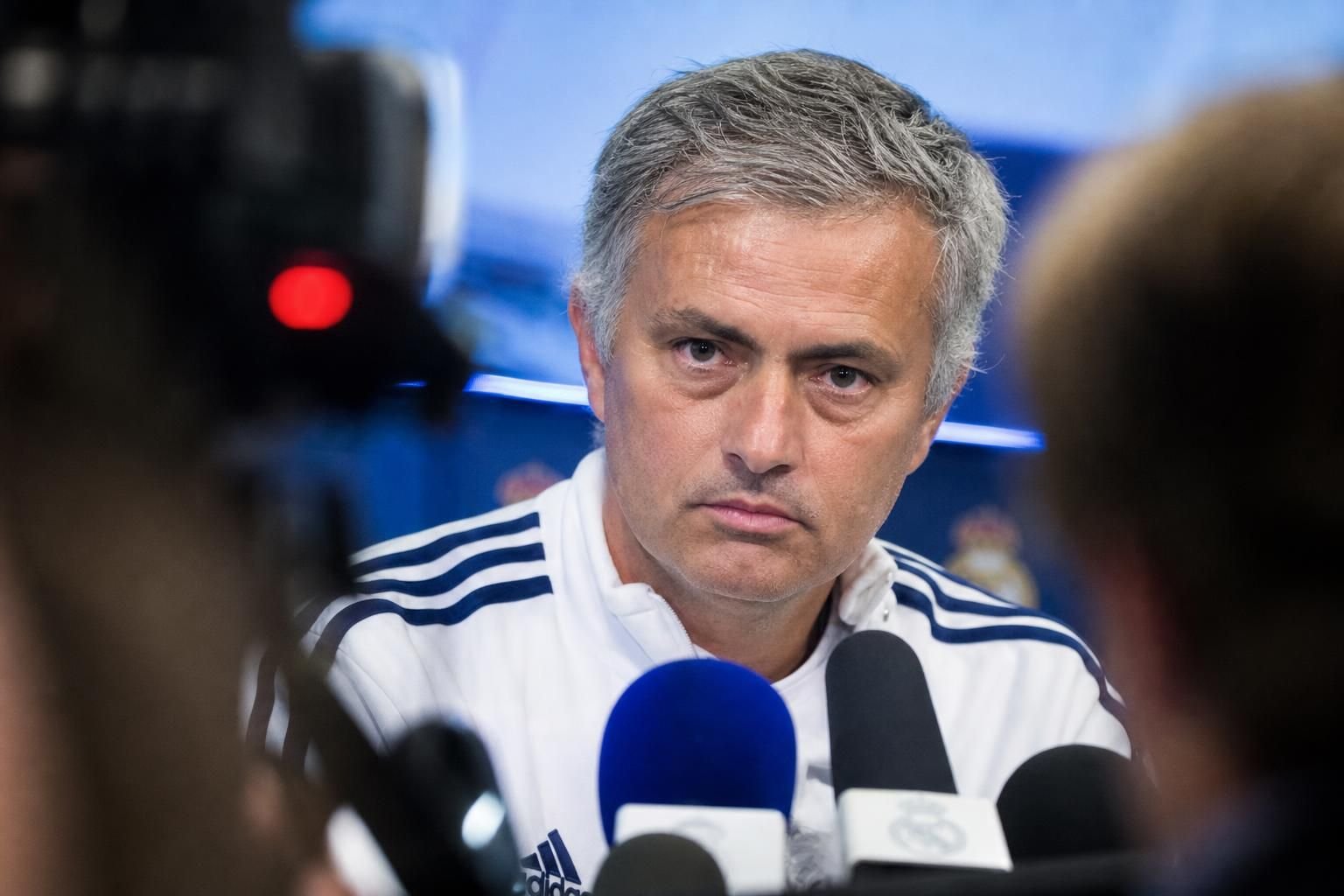 José Mourinho in een perscontext rond zijn terugkeer naar Real Madrid