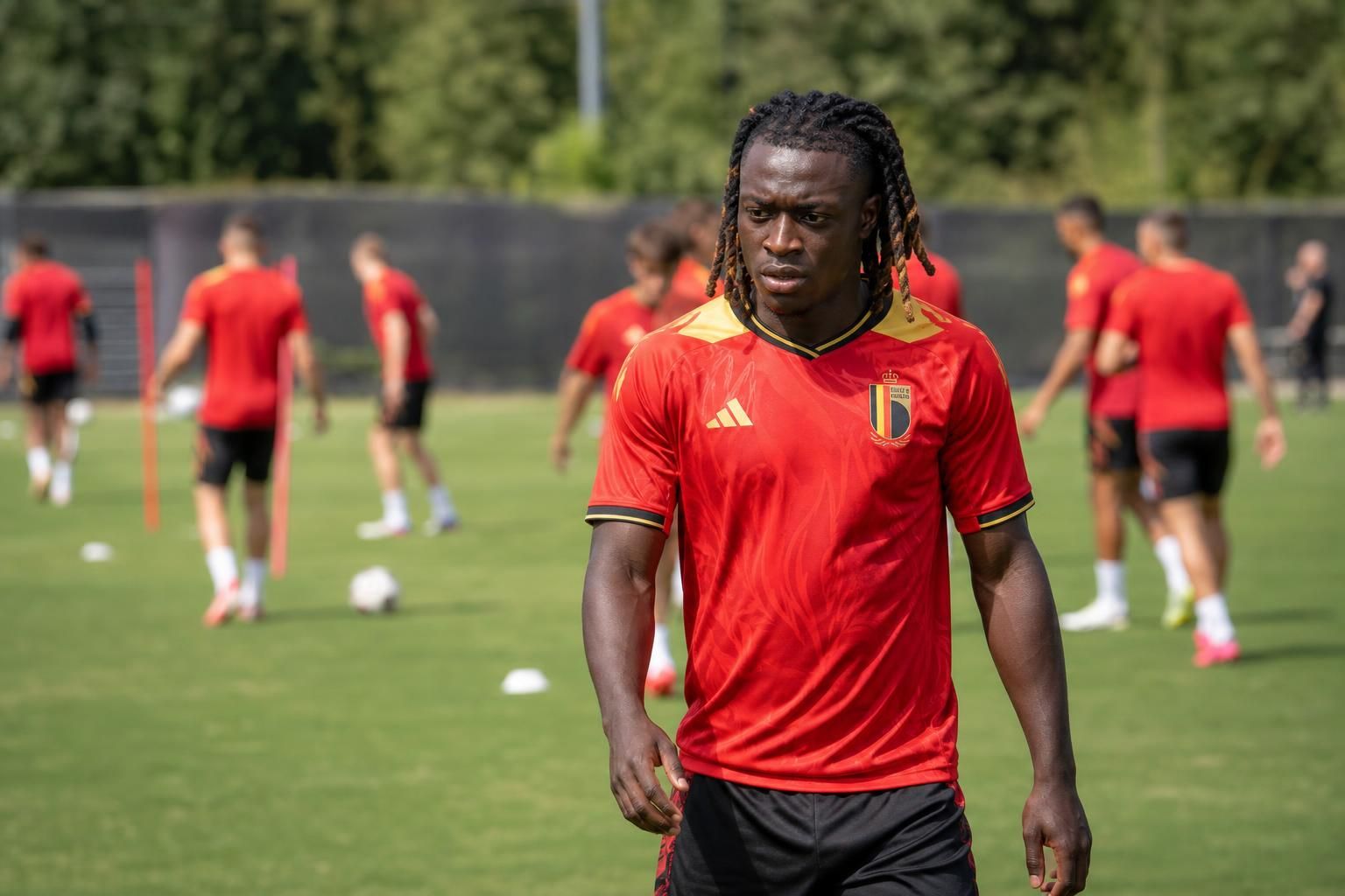 Jérémy Doku tijdens een training van de Rode Duivels in aanloop naar het WK 2026