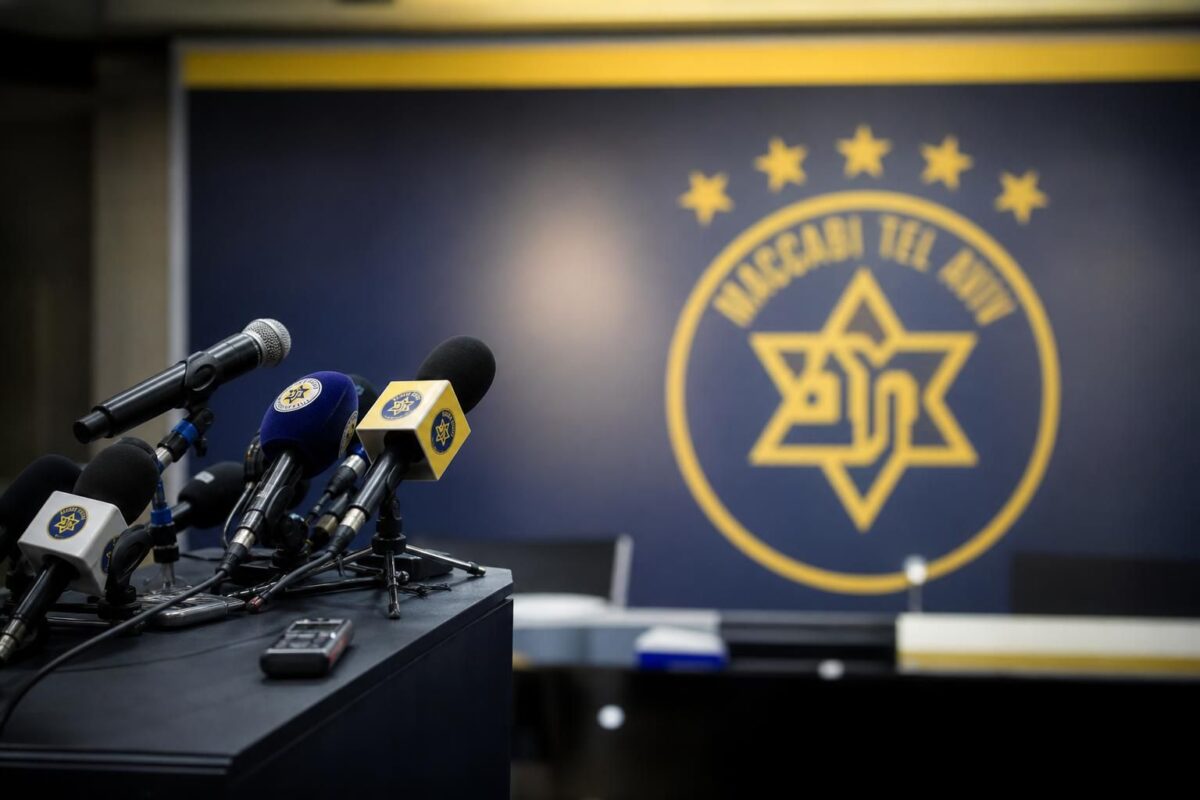 Stadionsfeer bij Maccabi Tel Aviv rond de aanstelling van een nieuwe sportieve baas