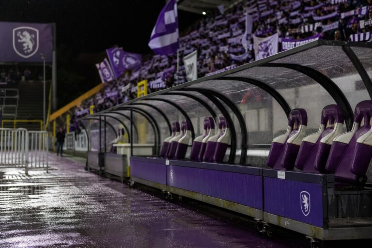 Sfeervol beeld van het Kiel bij Beerschot rond afscheid en gemiste promotie