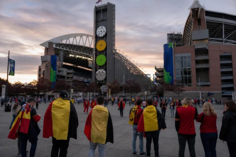 Supporterssfeer rond een stadion in aanloop naar een internationale wedstrijd van de Rode Duivels