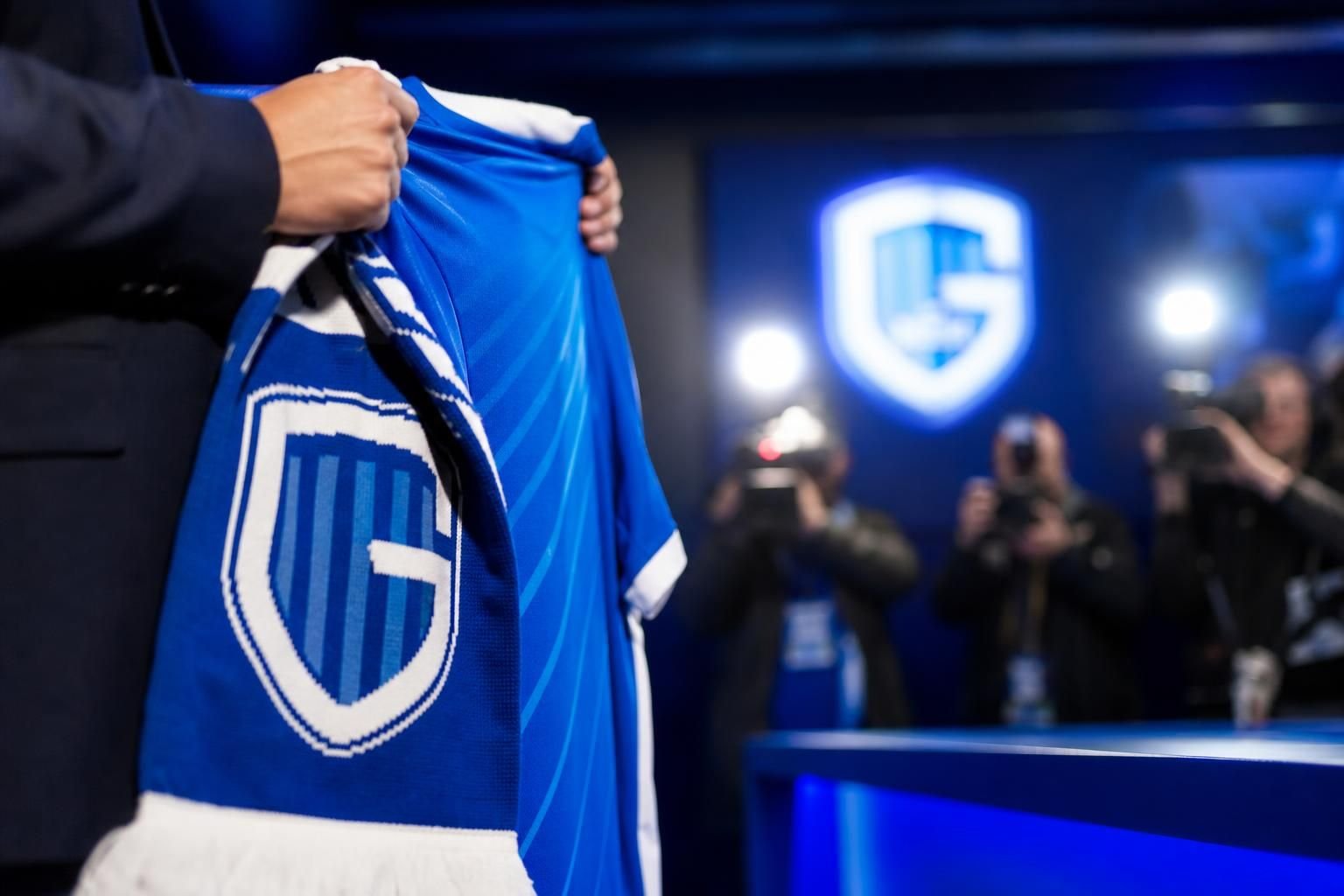 Transfercontext rond KRC Genk in de Cegeka Arena na de komst van Jeppe Erenbjerg.