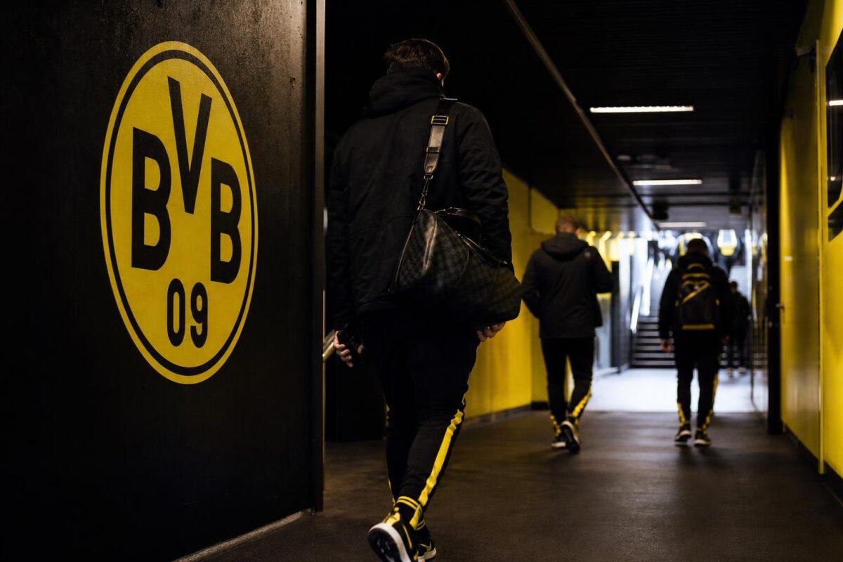 Transfercontext rond Julien Duranville tussen Borussia Dortmund en Lyon zonder herkenbare gezichten