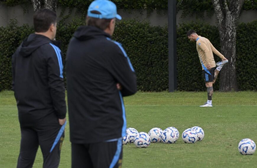 Gespannen trainingssfeer bij Argentiniรซ richting het WK-duel met Algerije