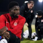 Alphonso Davies mist de WK-start van Canada door een hamstringblessure