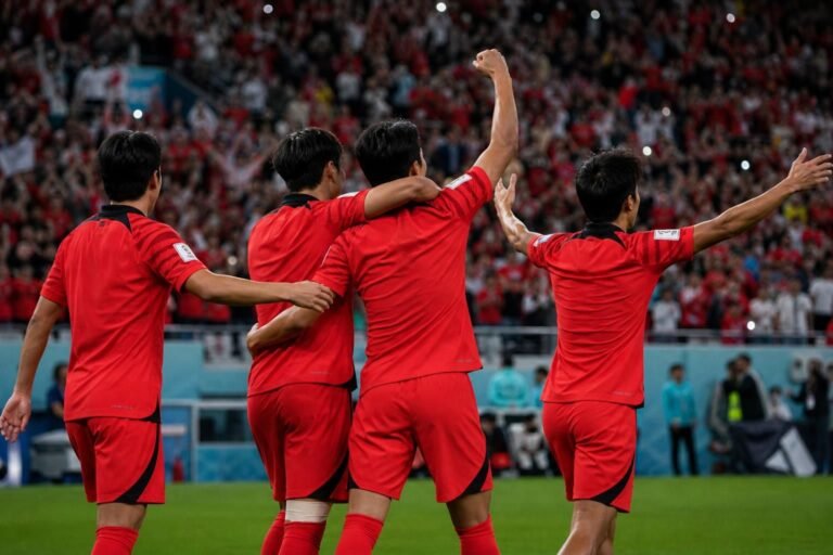 Zuid-Korea viert een late WK-treffer in een stadion zonder herkenbare gezichten