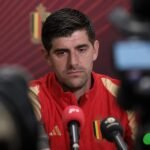 Thibaut Courtois tijdens een persmoment bij de Rode Duivels