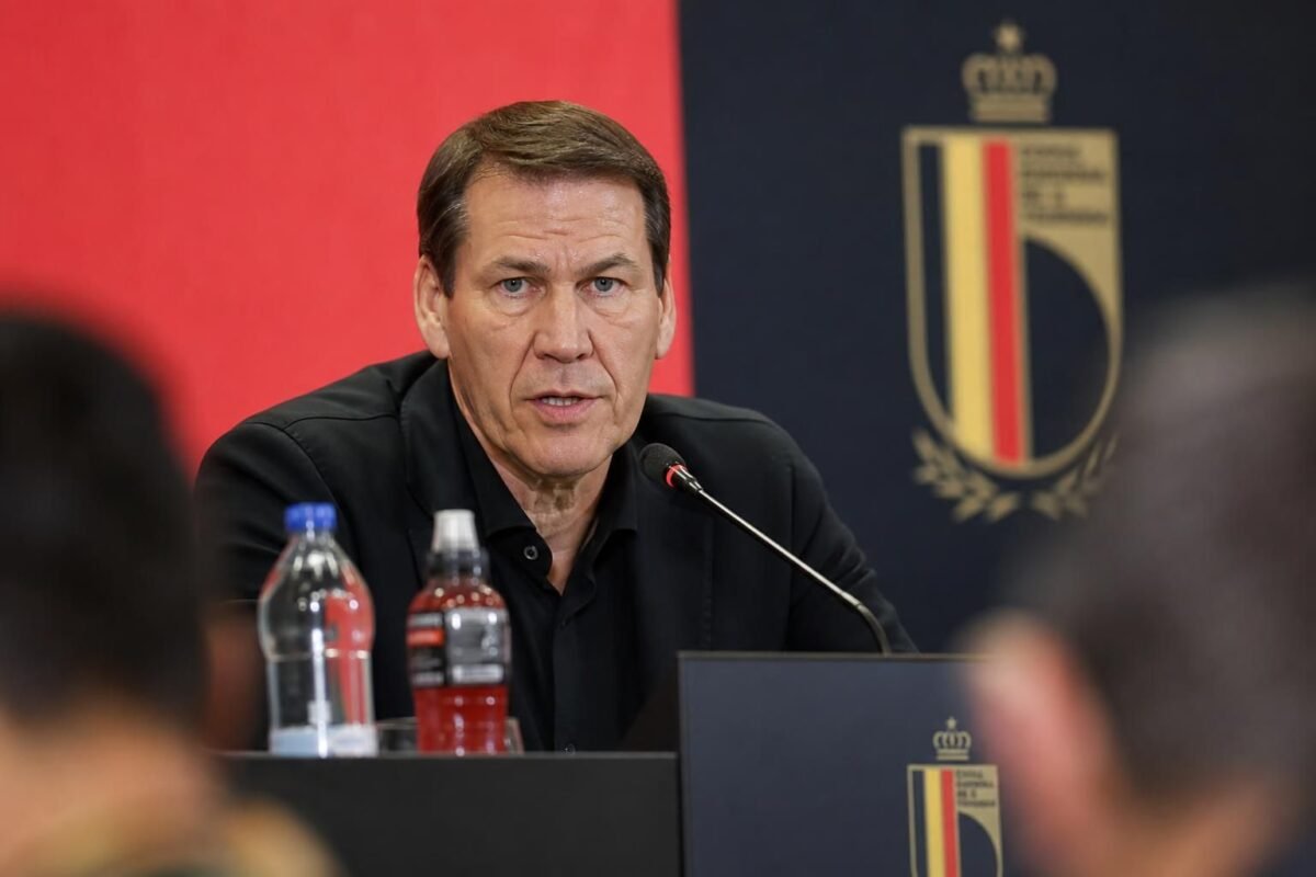 Rudi Garcia tijdens een persmoment van de Rode Duivels richting Kroatië
