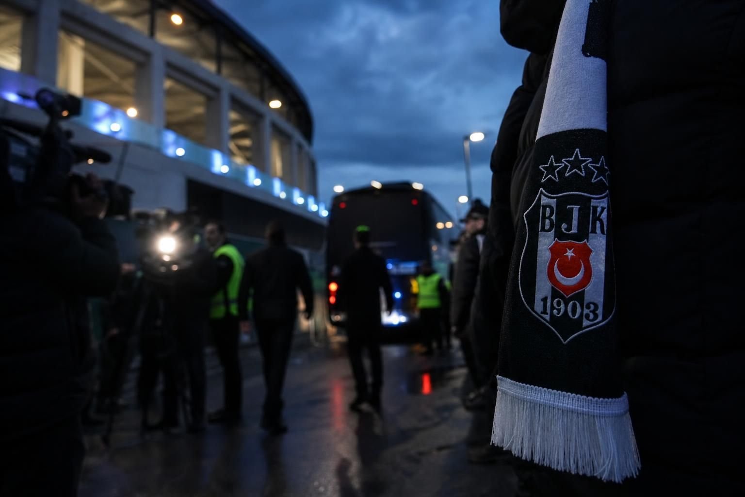 Transfercontext rond mogelijke interesse van Besiktas in Leandro Trossard