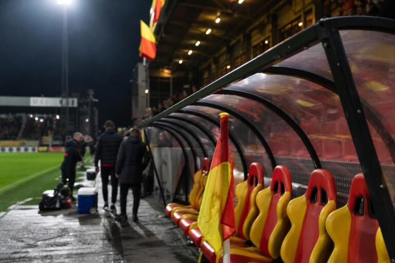 Sfeerbeeld bij KV Mechelen rond de toekomst van Fred Vanderbiest