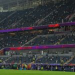 Lege zitjes in een WK-stadion tijdens de discussie over bezoekerscijfers