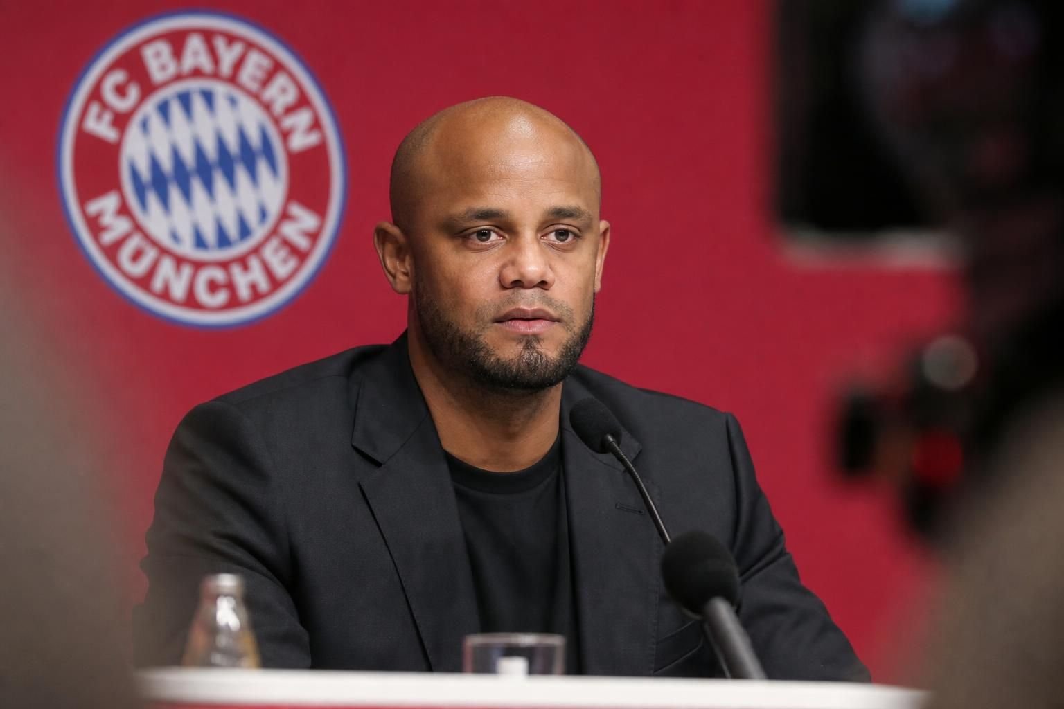 Vincent Kompany in de context van Bayern München en transferplannen