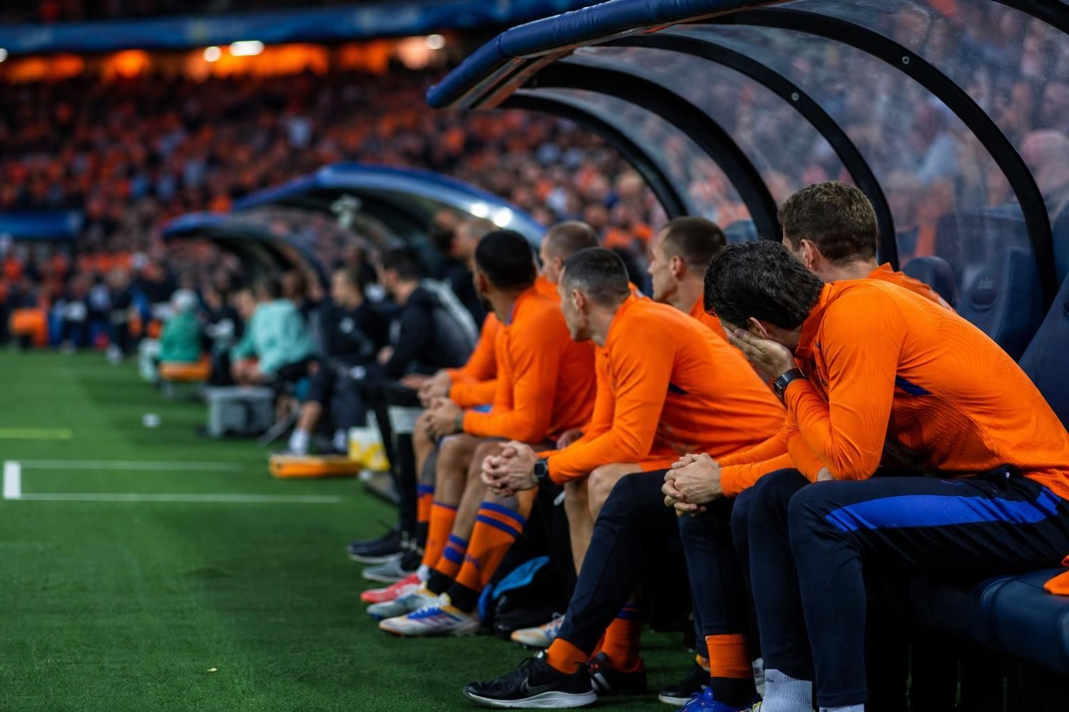 Gespannen voetbalsfeer rond Nederland bij de start van het WK 2026