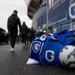 Transfercontext rond KRC Genk in een gespannen stadionomgeving