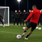 Charles De Ketelaere op training bij de Rode Duivels voor het WK-duel met Egypte