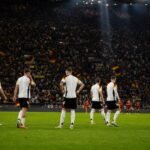 Duitse spelers in een gespannen WK-sfeer zonder herkenbare gezichten