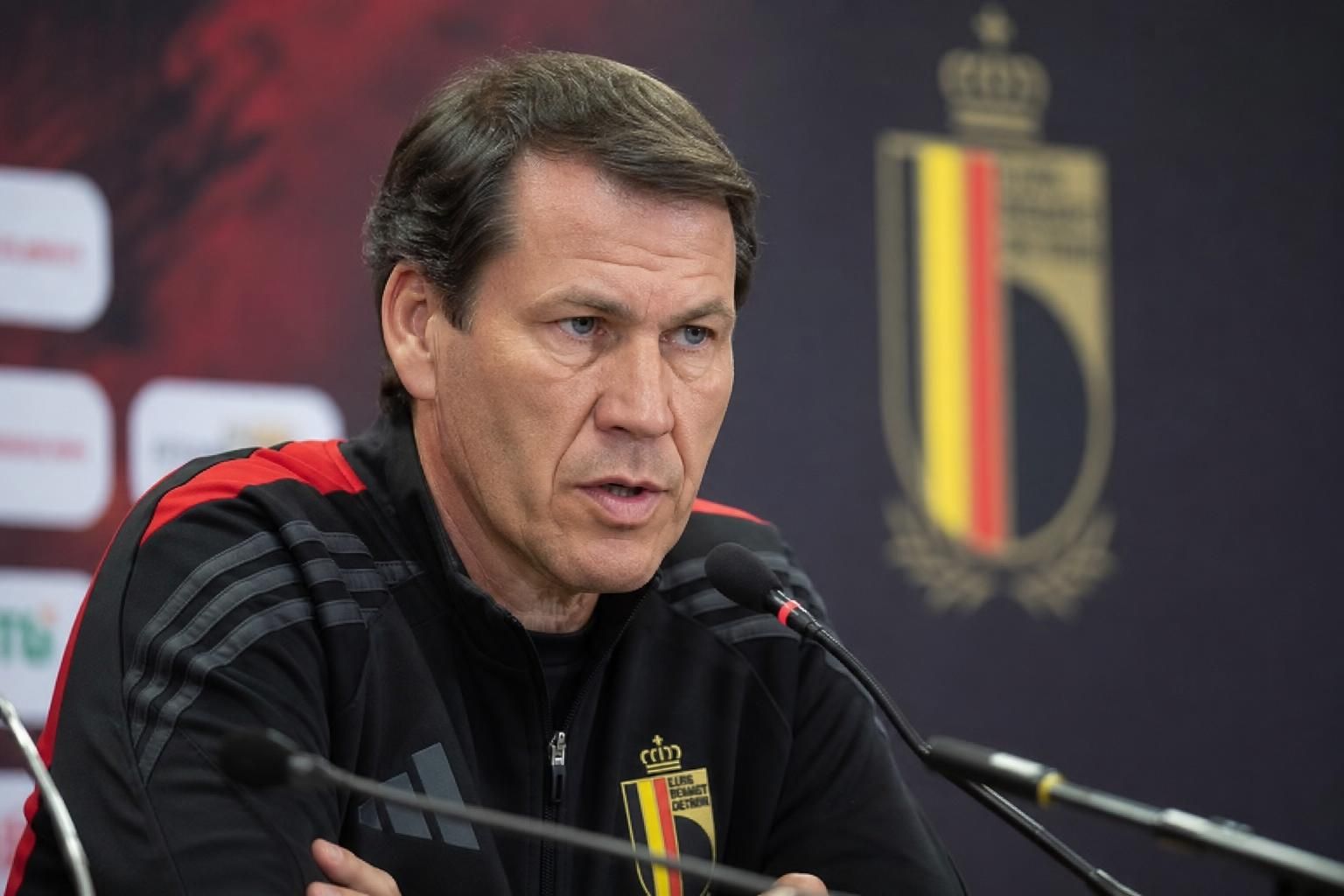 Rudi Garcia tijdens een persmoment bij de Rode Duivels voor het duel met Egypte